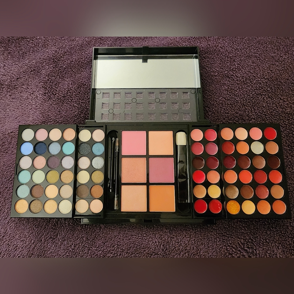 NEW Makeup Palette